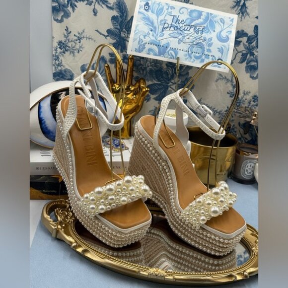 🆕 GIANNI BINI 🧿 NWOB Savanna Pearl Ornamented Platform Wedge Sandals, Sz 8 - Picture 3 of 14